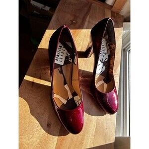 Stuart Weitzman Honor Roll Cranberry Red Heel Size 6.5 EUC